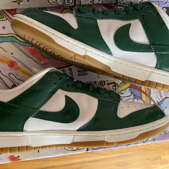 Nike Forest green patent low top dunks size 9.5 - Picture 5 of 5